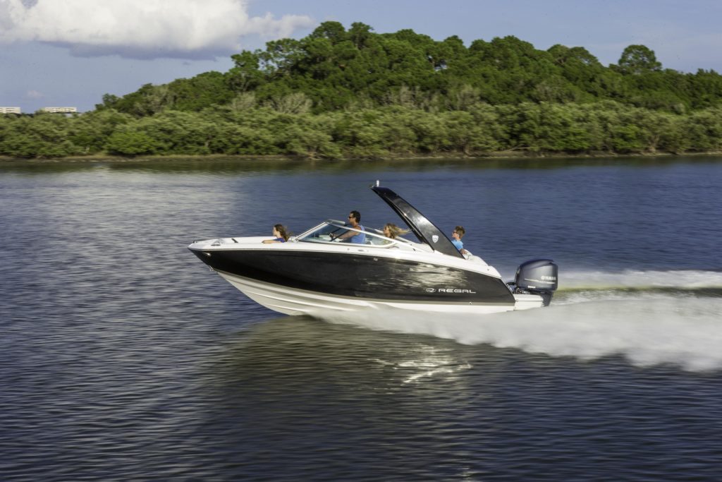 22FasDeck_outboard_running_16_0797